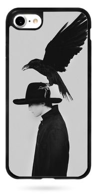 Чехол с Вороном на iPhone 7 Серый